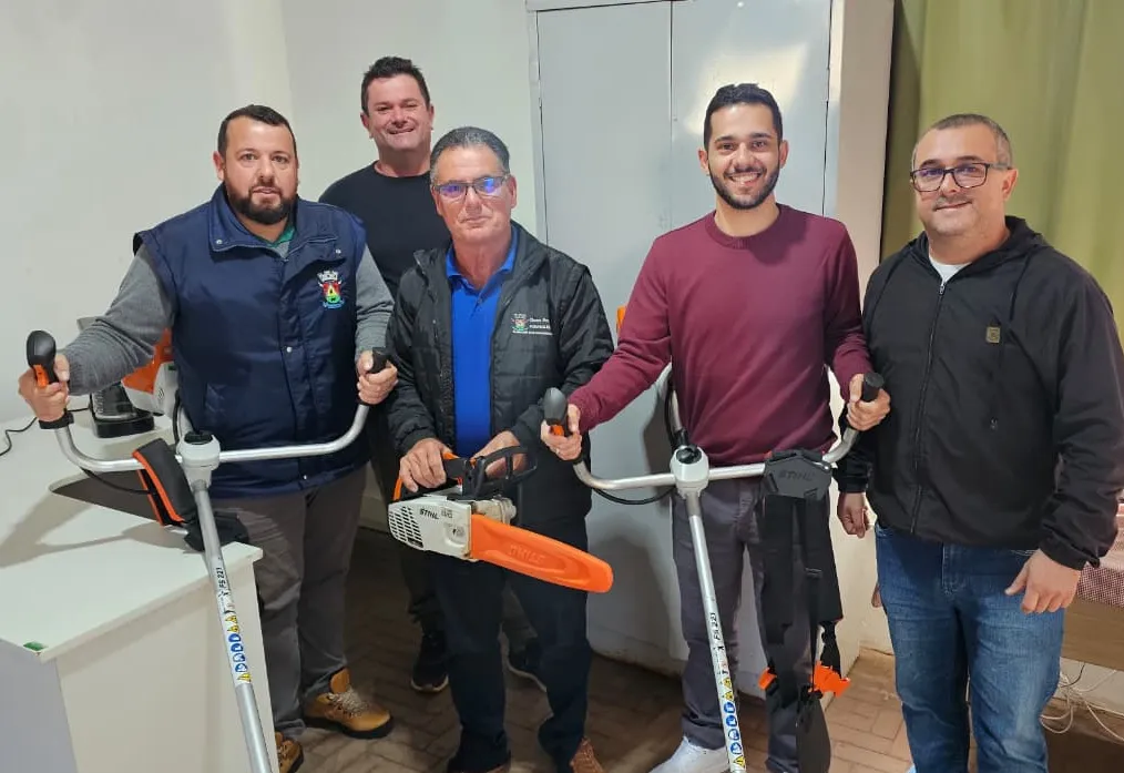 Vereadores destinam emenda e garantem novos equipamentos para a Secretaria de Obras